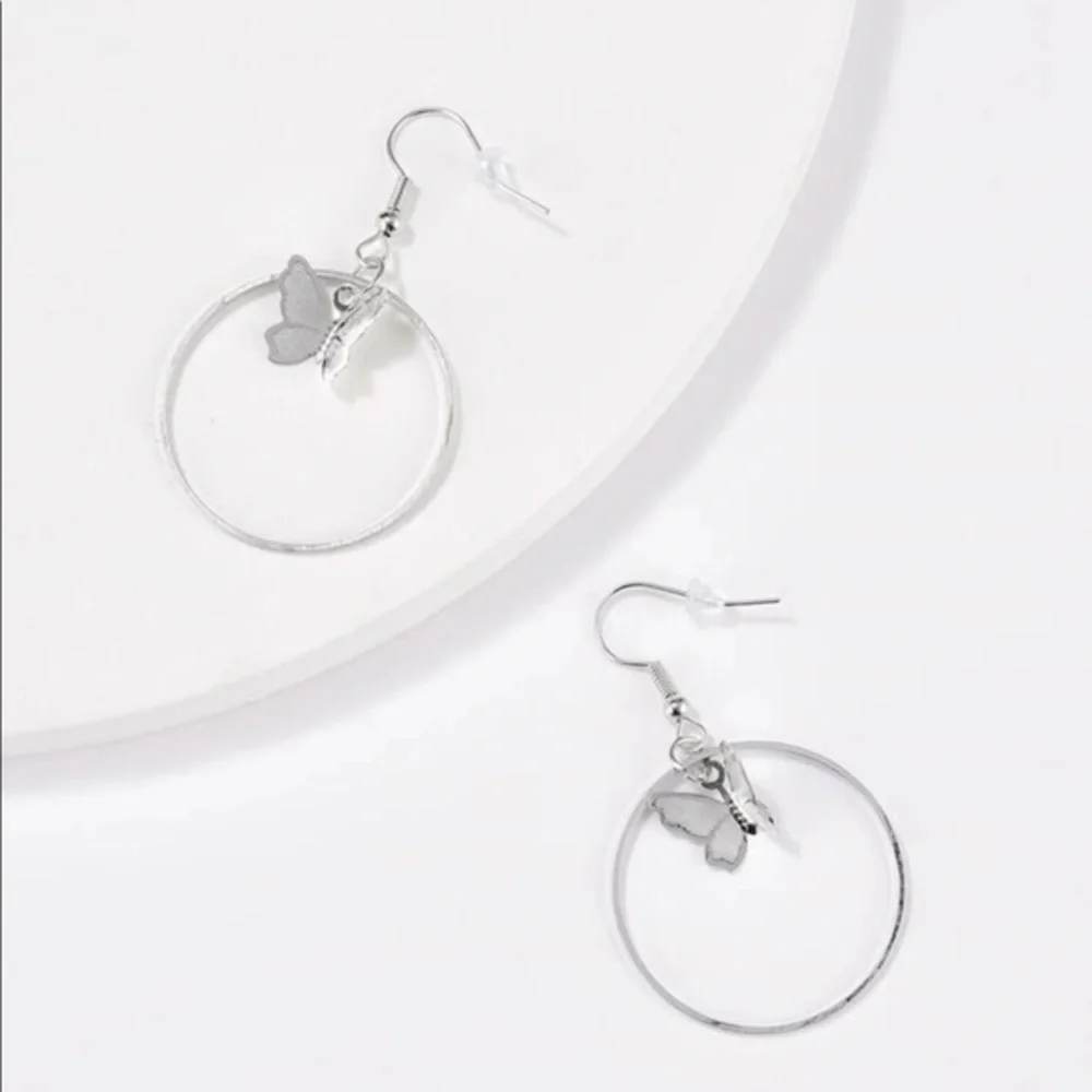 3/$30 🤍 Butterfly Hoop Earrings